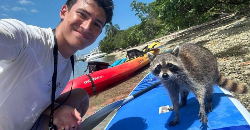 raccoon-island-exploration-on-sup-kayak