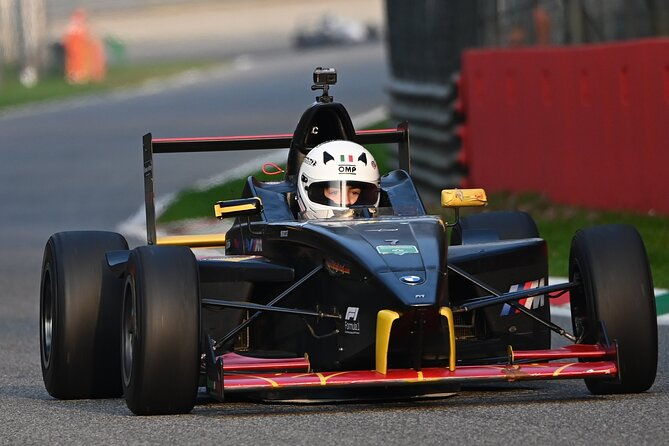racing-experience-formula-racing-course-and-laps-on-ferrari-near-milan