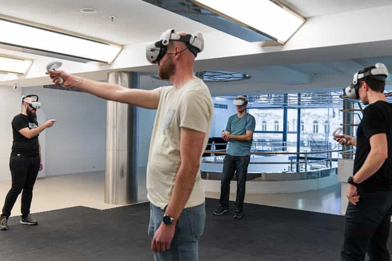 racing-simulator-vr-theme-park-experience