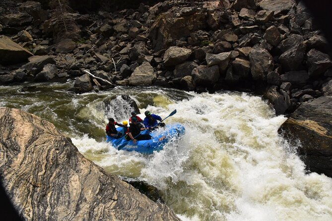 raft-through-gore-canyon-class-v-ultimate-advanced-white-water-rafting-2