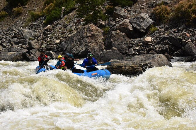 raft-through-gore-canyon-class-v-ultimate-advanced-white-water-rafting