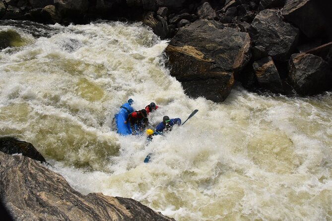raft-through-gore-canyon-class-v-ultimate-advanced-white-water-rafting