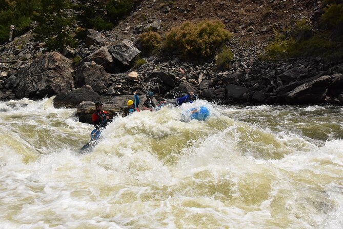 raft-through-gore-canyon-class-v-ultimate-advanced-white-water-rafting