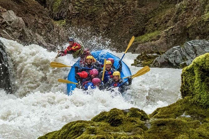 rafting-activity-full-of-adrenaline