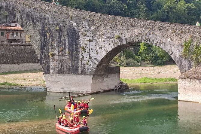 rafting-activity-with-family-in-lucca-2