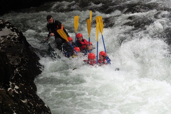 rafting-and-kayaking-adventure-in-river-kupa