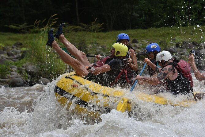rafting-balsa-river-from-la-fortuna-iii-iv-class