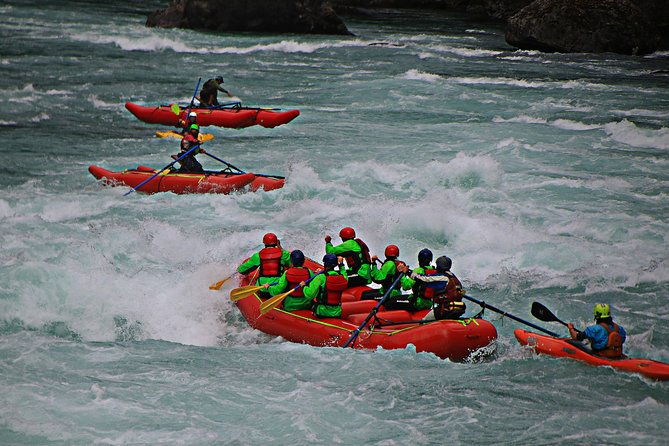 rafting-bridge-to-macal-futaleufu-river