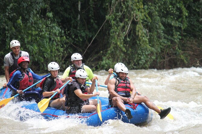 rafting-costa-rica-balsa-river-class-iii-from-la-fortuna