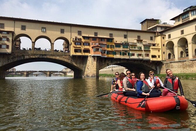 rafting-on-the-arno-river-in-florence-under-the-arches-of-pontevecchio