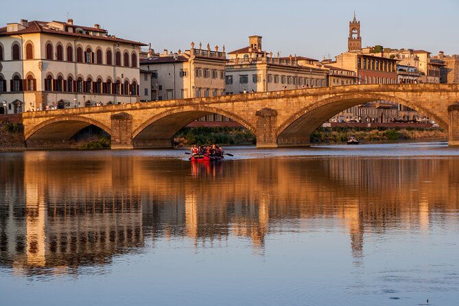 rafting-on-the-arno-river-in-florence-under-the-arches-of-pontevecchio