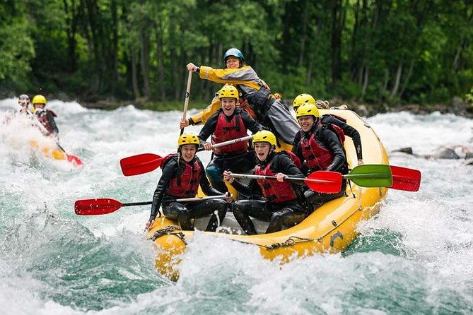rafting-on-the-trancura-river-from-pucon