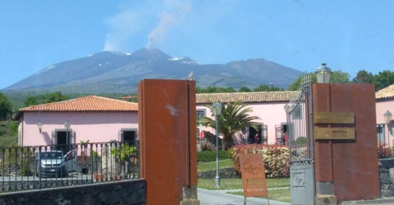 ragalna-etna-wine-tasting-experience-with-sicilian-food