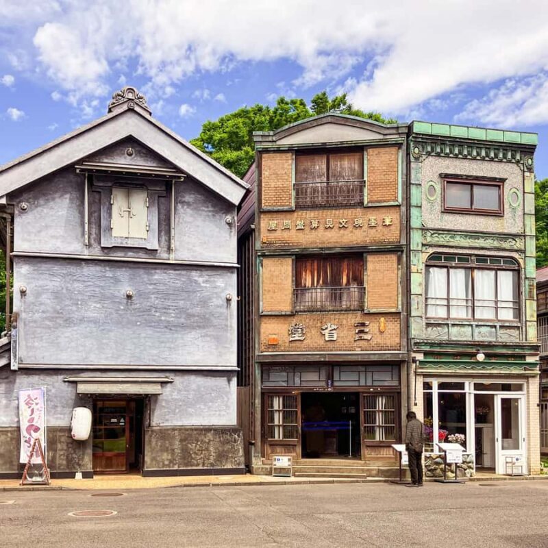 Railway & Retro Walk: me Line Nostalgia - Key Points