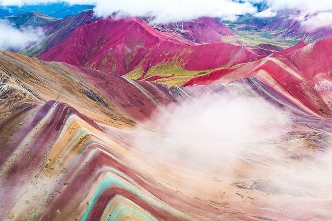 rainbow-mountain-before-the-crowds-along-with-red-valley