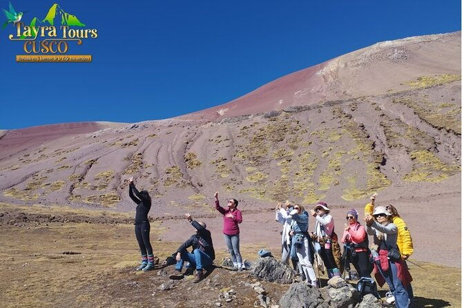 rainbow-mountain-in-group-full-day