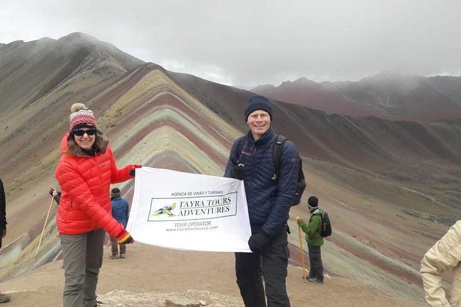 rainbow-mountain-in-group-full-day