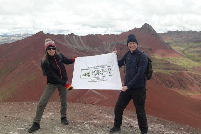 rainbow-mountain-in-group-full-day