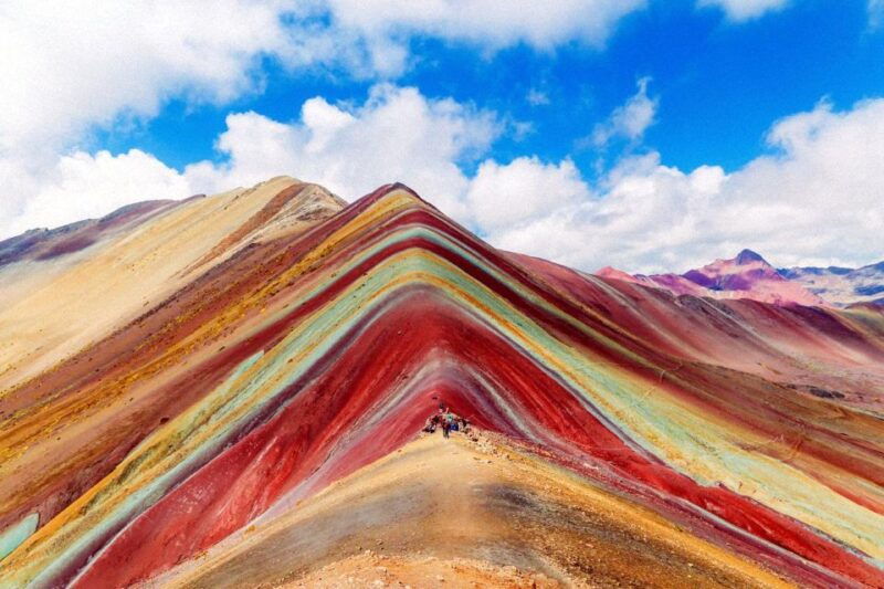 rainbow-mountain-on-horseback-epic-journey-private-service