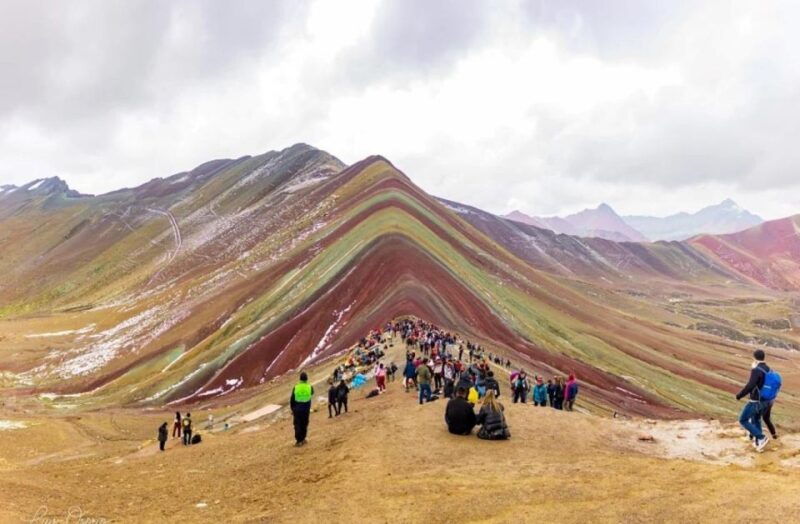 rainbow-mountain-vinicunca-short-route-red-valley