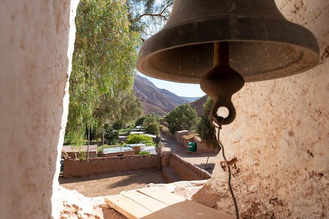 rainbow-valley-tour-yerbas-buenas-petroglyphs-half-day-tour