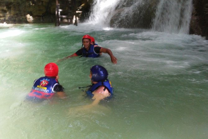 rainforest-trek-to-natural-pool-taino-bay-amber-cove-ports