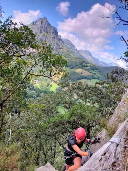 RAMALES DE LA VICTORIA, CANTABRIA: VIA FERRATA OF CALIZ, INITIATION - Safety and Equipment