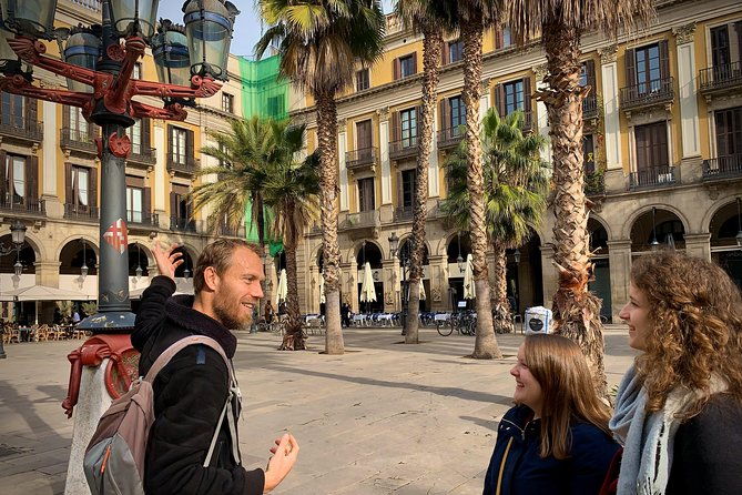 ramblas-old-town-gothic-and-gaudi-architecture-walking-tour