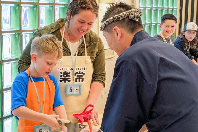 ramen-noodle-making-experience-made-from-flour-in-30min