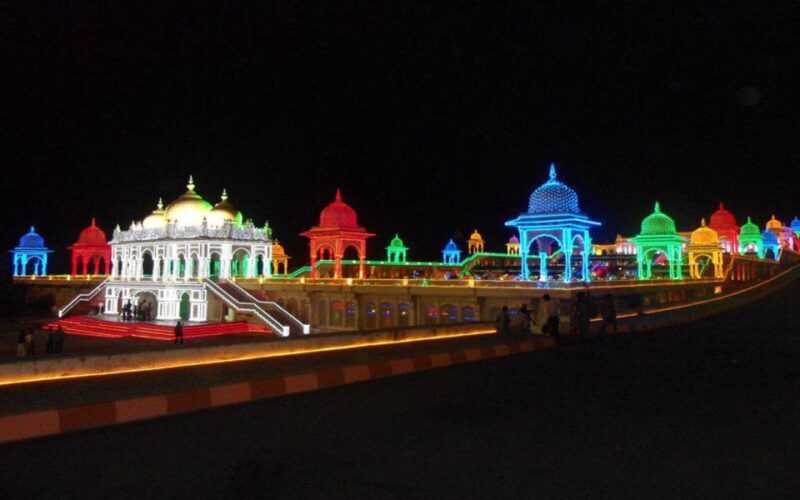 Ramoji Film City: Full Day Tour with Lunch - An In-Depth Look at Ramoji Film City Tour