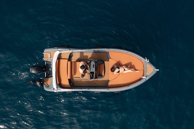 ranieri-soverato-boat-rental-in-santorini-license-free-be-a-captain-for-a-day