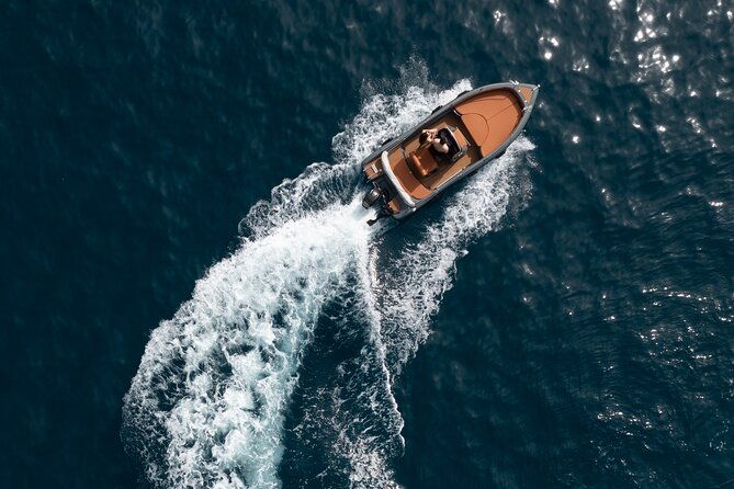 ranieri-soverato-boat-rental-in-santorini-license-free-be-a-captain-for-a-day