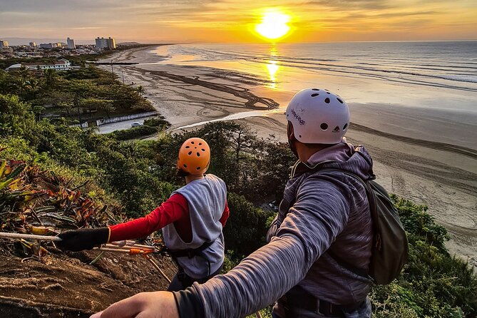 rappelling-at-costao-beach