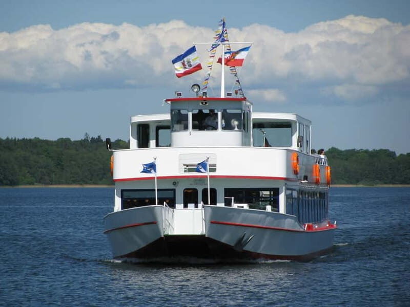 Ratzeburg Lake: 2-hour historical boat tour with entertainment - Why This Tour Offers Great Value