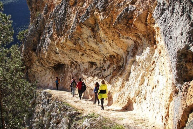 rava-tagliata-in-the-footsteps-of-prehistory-guided-hike