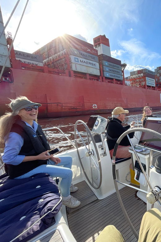 real-sailing-trip-to-the-gates-of-hamburg-from-to-wedel