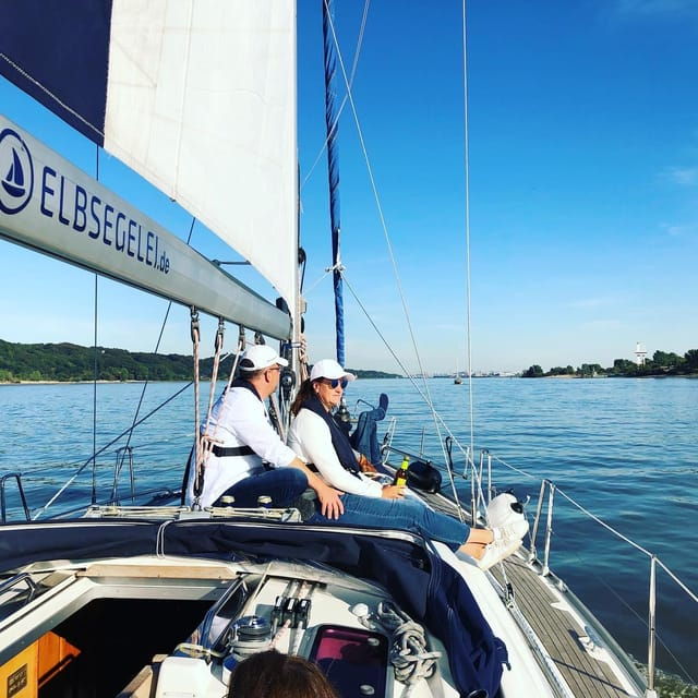 real-sailing-trip-to-the-gates-of-hamburg-from-to-wedel