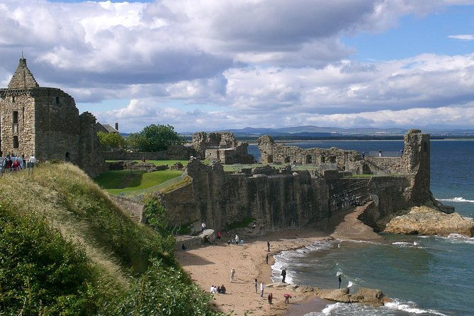 rebels-romance-raisins-st-andrews-walking-audio-tour