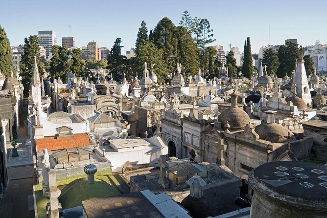recoleta-cemetery-for-curious-people