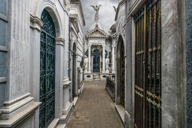 recoleta-cemetery-walking-tour