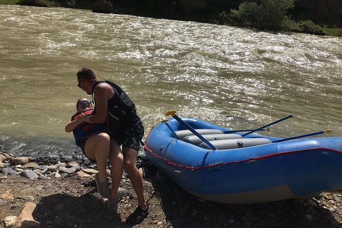 red-canyon-river-trips-7-mile-whitewater-rafting-9am-daily-2