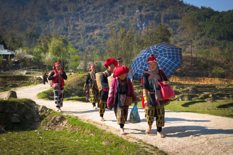 red-dao-village-trek-and-herbal-bath