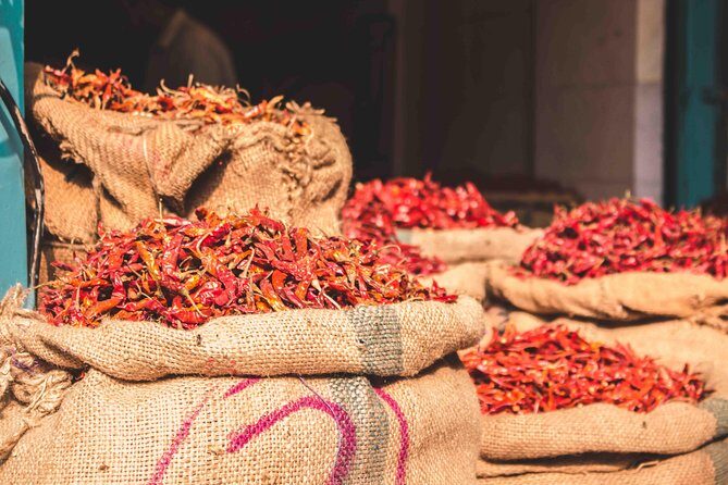 Red Fort & Old Delhi: Half Day Old City Tour - Exploring Old Delhi: What You Can Expect