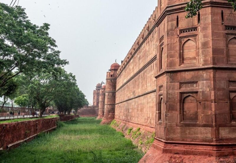 Red Fort Skip-the-Line E-tickets & guide Delhi transfers - Key Points