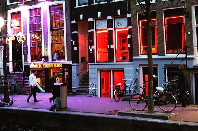 red-light-district-primetime-private-tour-for-18-only