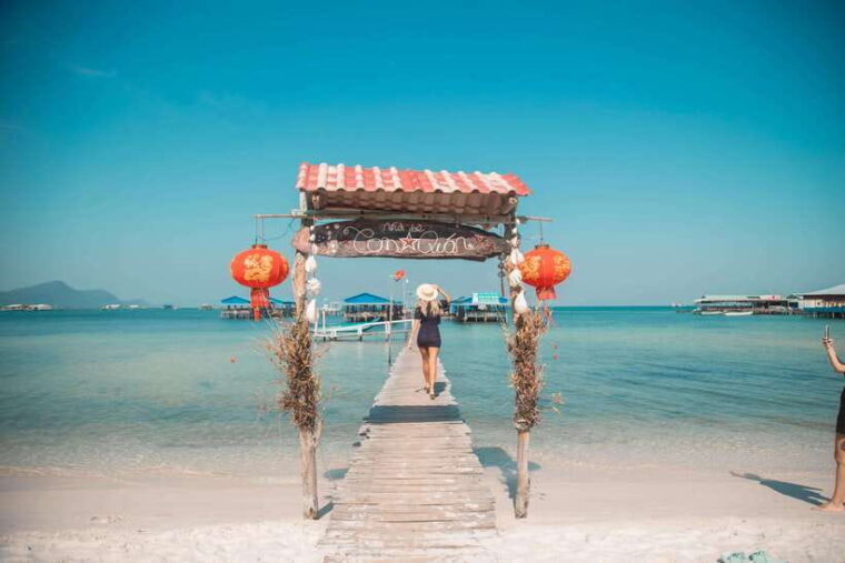 red-river-tours-sightseeing-to-the-north-in-phu-quoc-2