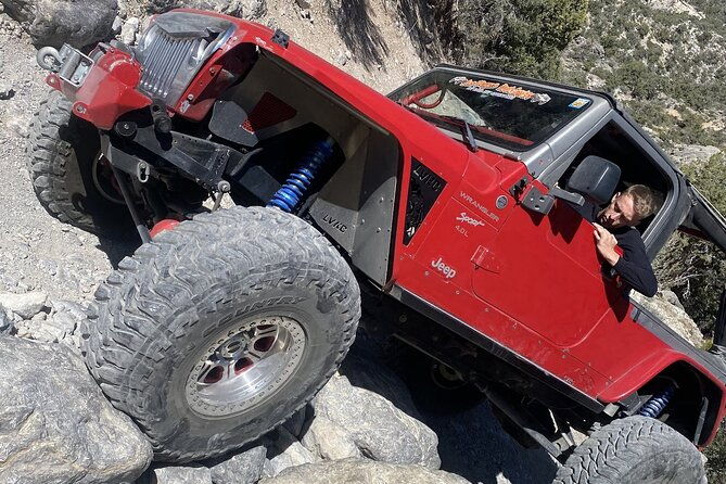 red-rock-canyon-half-day-jeep-tour-offroad-adventure