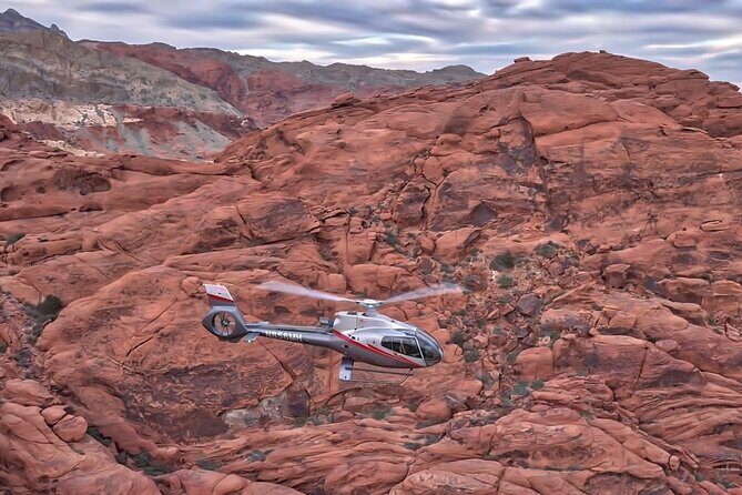 Red Rock Canyon Helicopter Tour with Landing and Champagne Toast - Flying Over Las Vegas and Red Rock Canyon: What to Expect