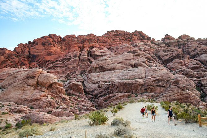 red-rock-canyon-hike-with-transport-from-las-vegas