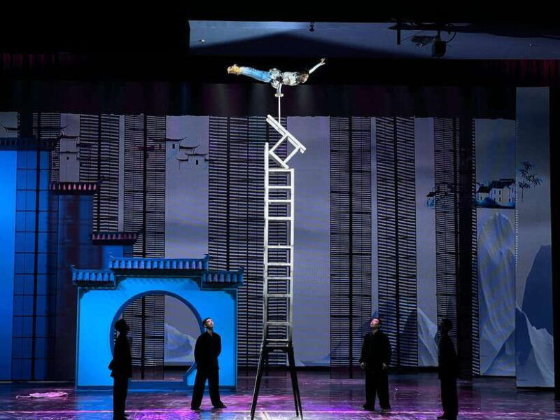 red-theater-beijing-acrobatic-show-with-private-transfer